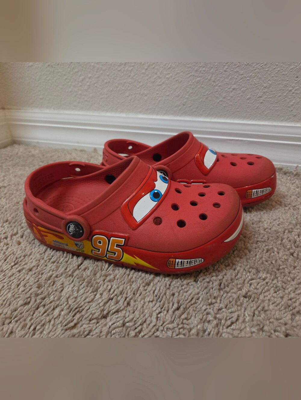 CROCS Kids Lightning McQueen Red Clogs